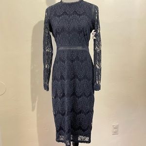 Love X Design Lace Long Sleeve Midi Dress Size: L